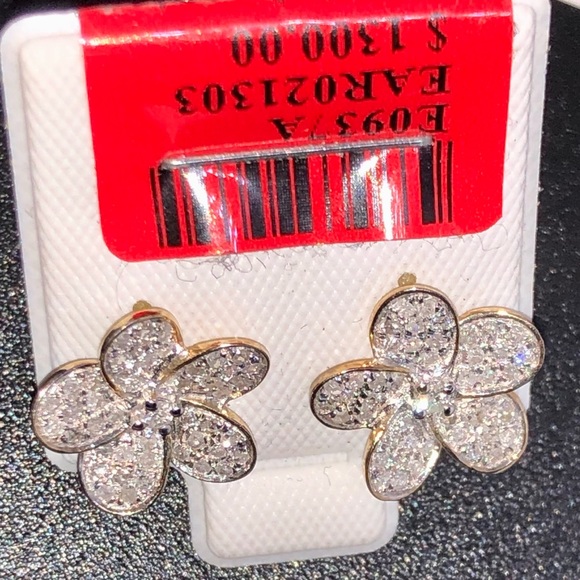 1/2 cttw REAL DIAMOND custom made flower earrings! - Picture 7 of 8